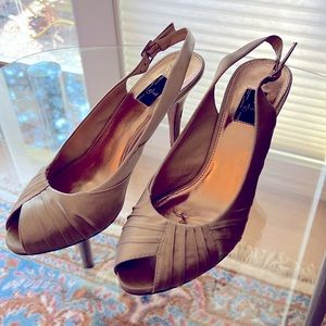Glint size 10 cream formal sling back heels.